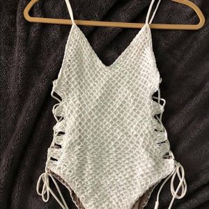 ACACIA ONE PIECE ( $160 thru V)